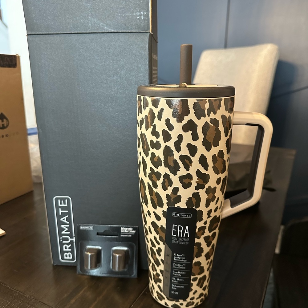 BrüMate 40oz Era in limited edition leopard latte AND magnetic straw covers!